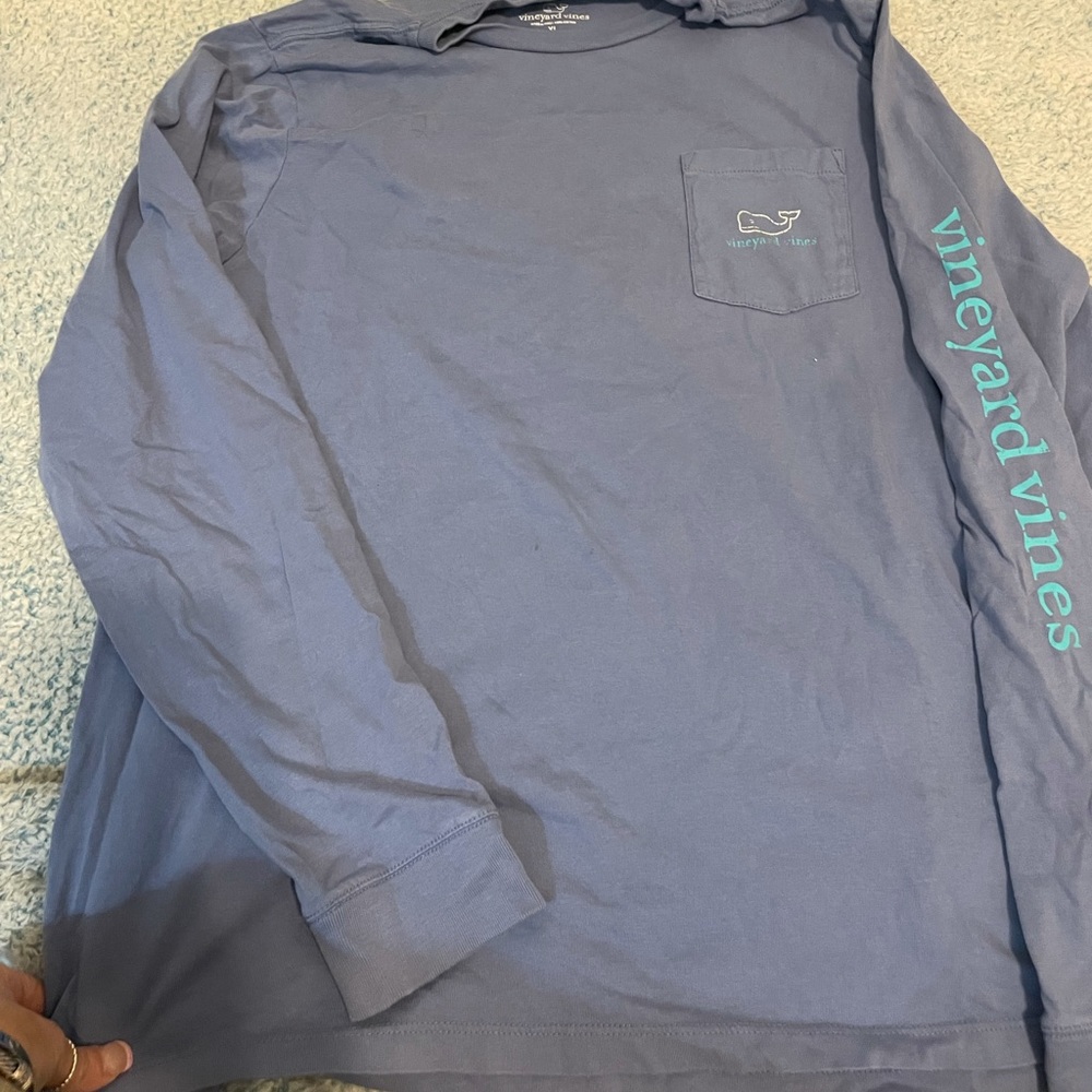 vineyard vines t shirt